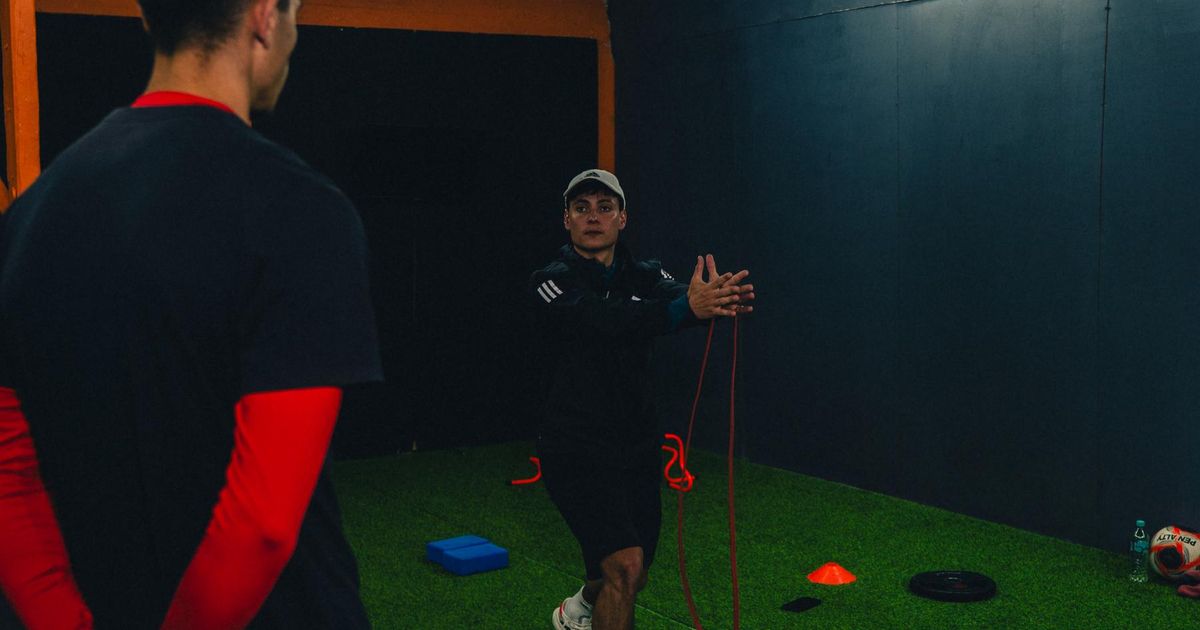 Patricio Britos entrenando a un atleta